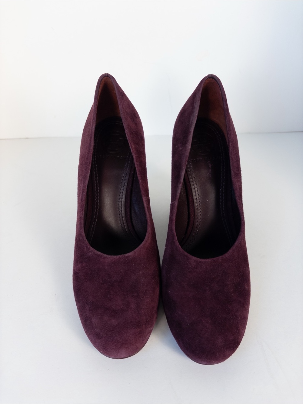 Tory Burch Lucia Suede Pumps in Burgundy Fig - Picture 3 of 14